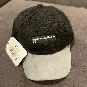 Zyia Black Sherpa Cap